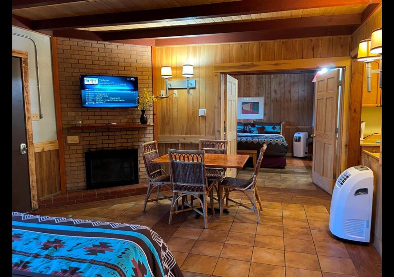 West Winds Lodge รุยโดโซ ภายนอก รูปภาพ