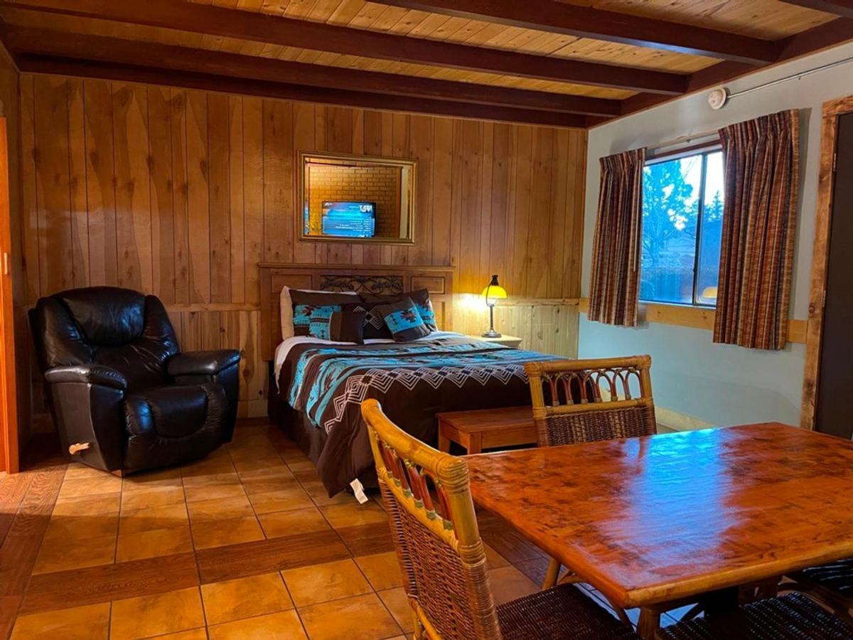 West Winds Lodge รุยโดโซ ภายนอก รูปภาพ