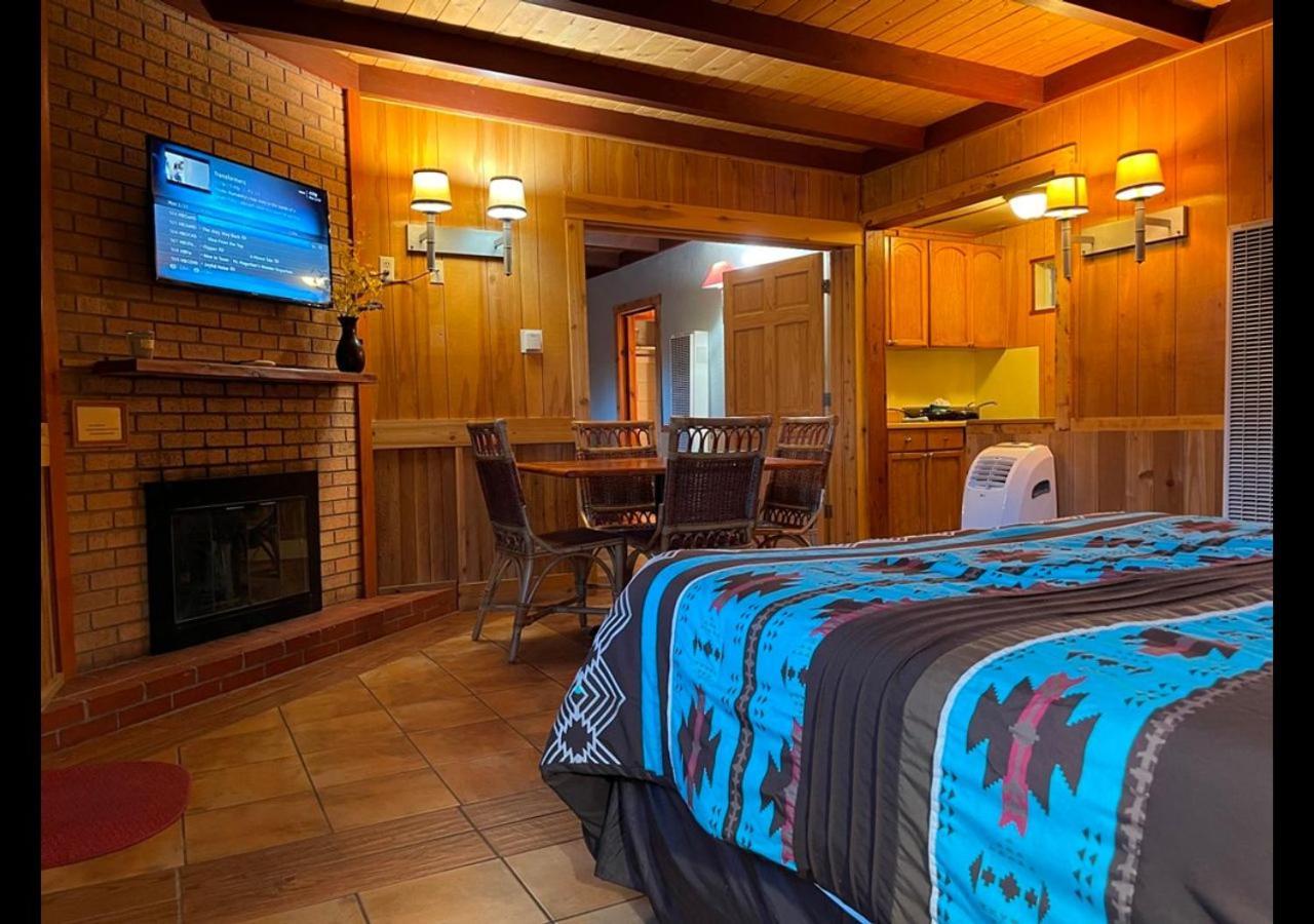 West Winds Lodge รุยโดโซ ภายนอก รูปภาพ